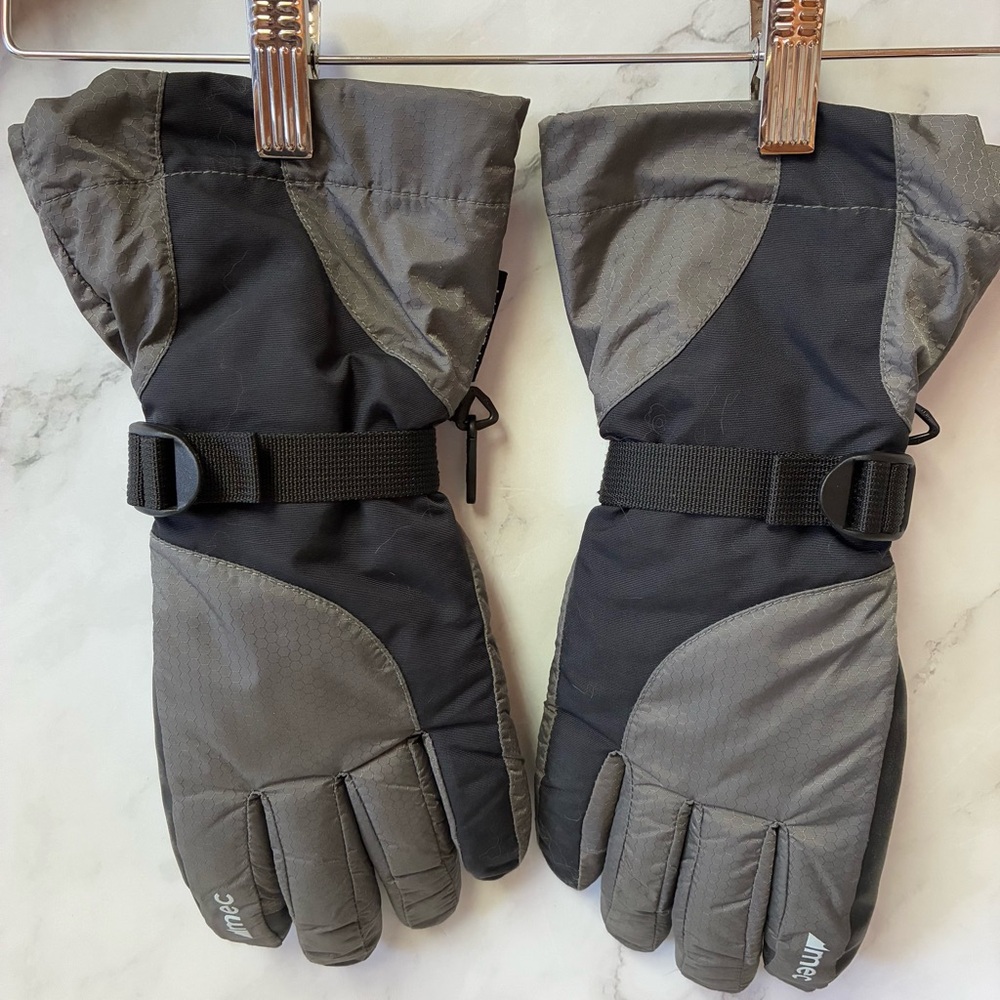 NWOT MEC Hyperloft Winter Skiing Snowboarding Sledding Gloves Ladies